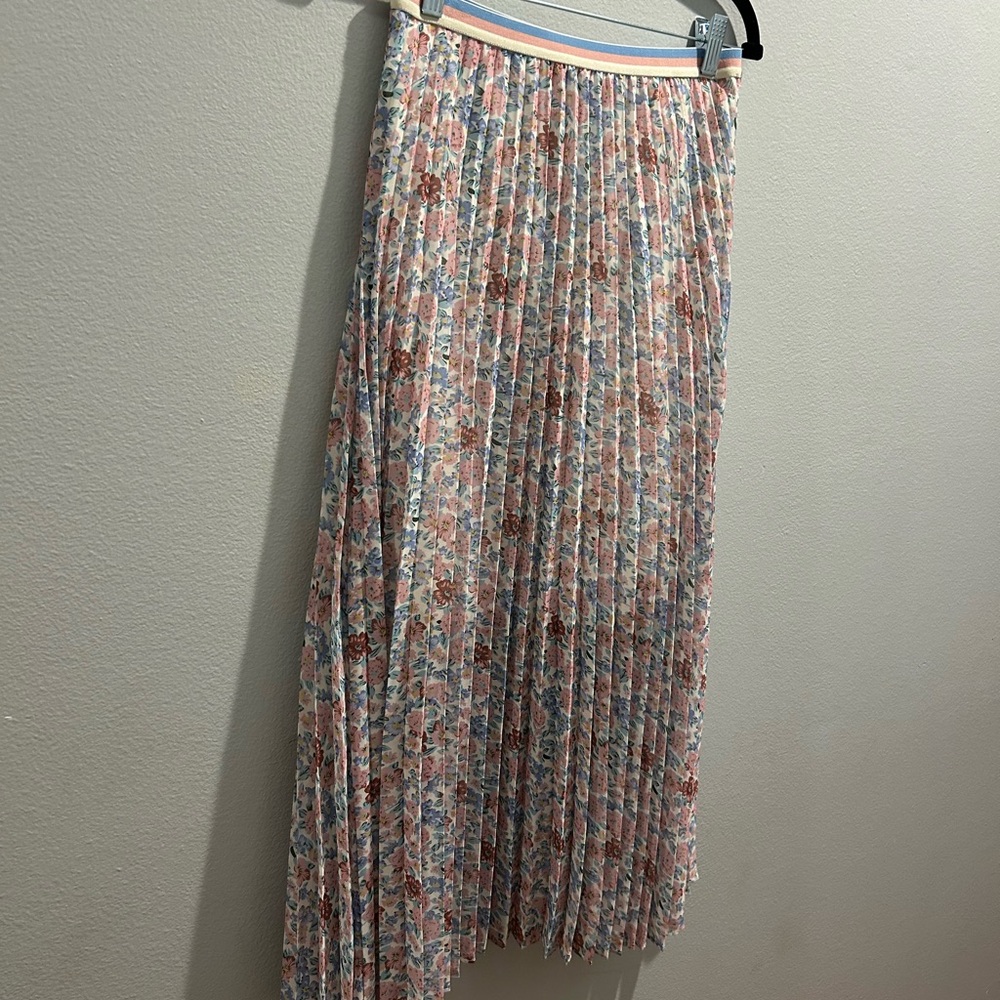 Floral Pleated Skirt